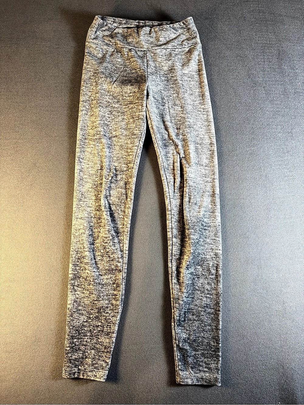 NO BOUNDARIES Super Soft Core Ankle Leggings Gray & Black Small